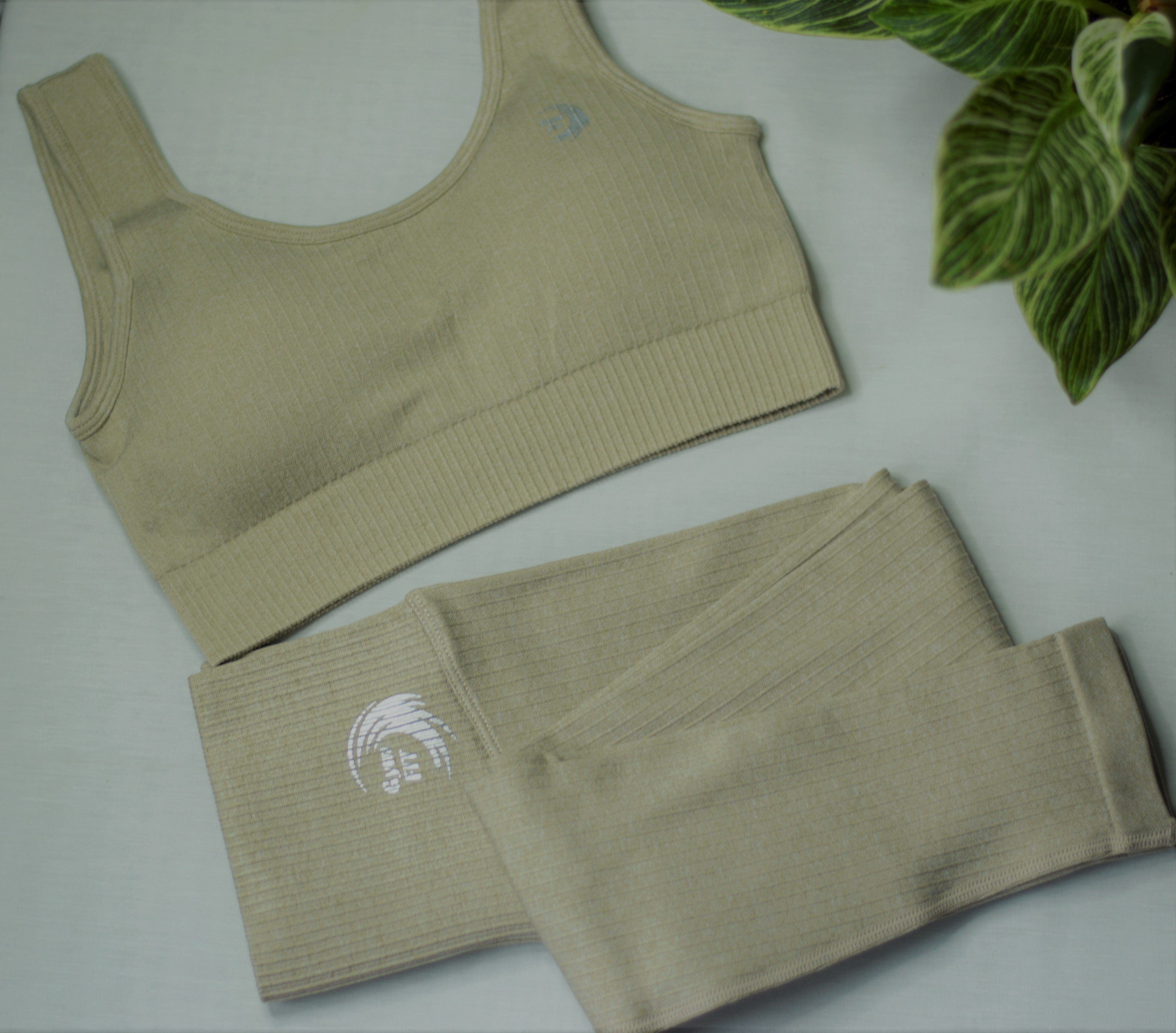 'CLASSIC' Knit Seamless set in Clay