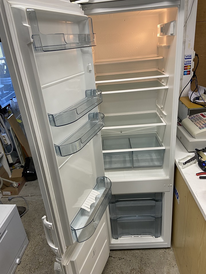 Jääkaappipakastimet, Upo jääkaappi pienellä pakastelokerolla