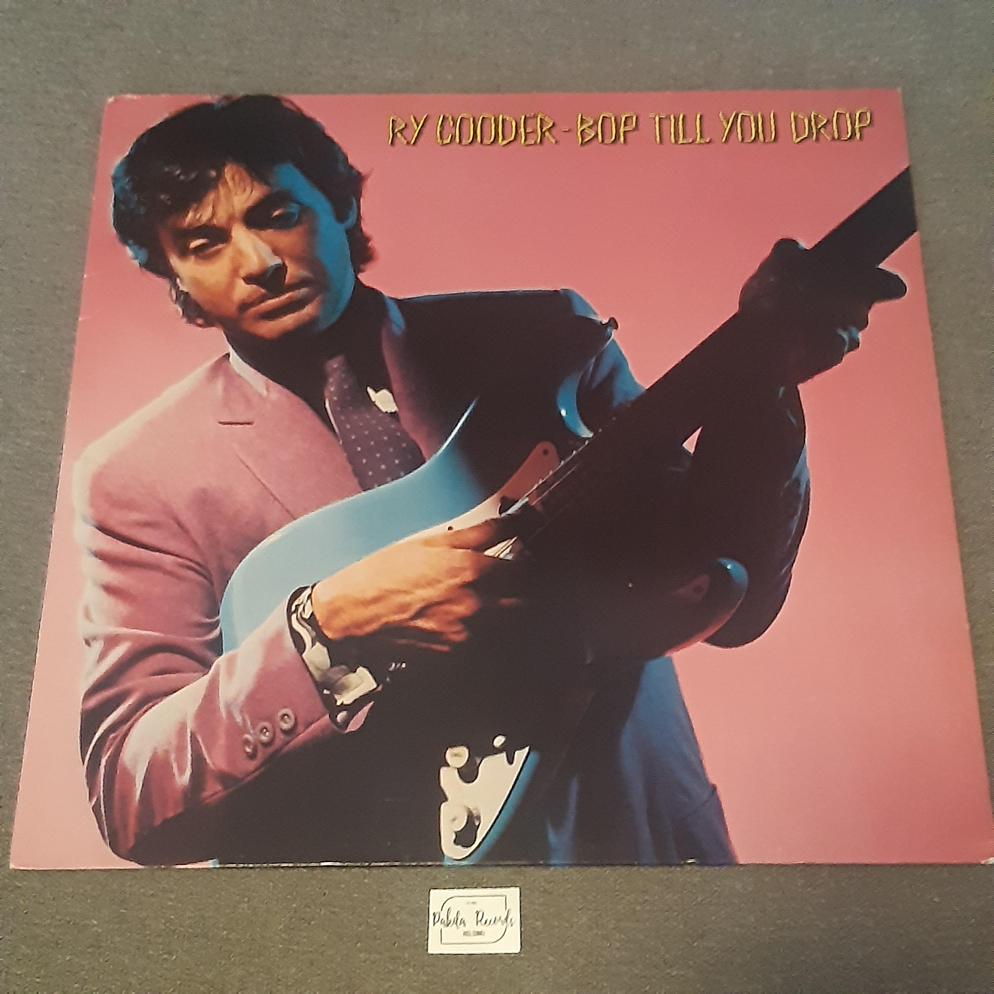 Ry Cooder - Bob Till You Drop - LP (käytetty)