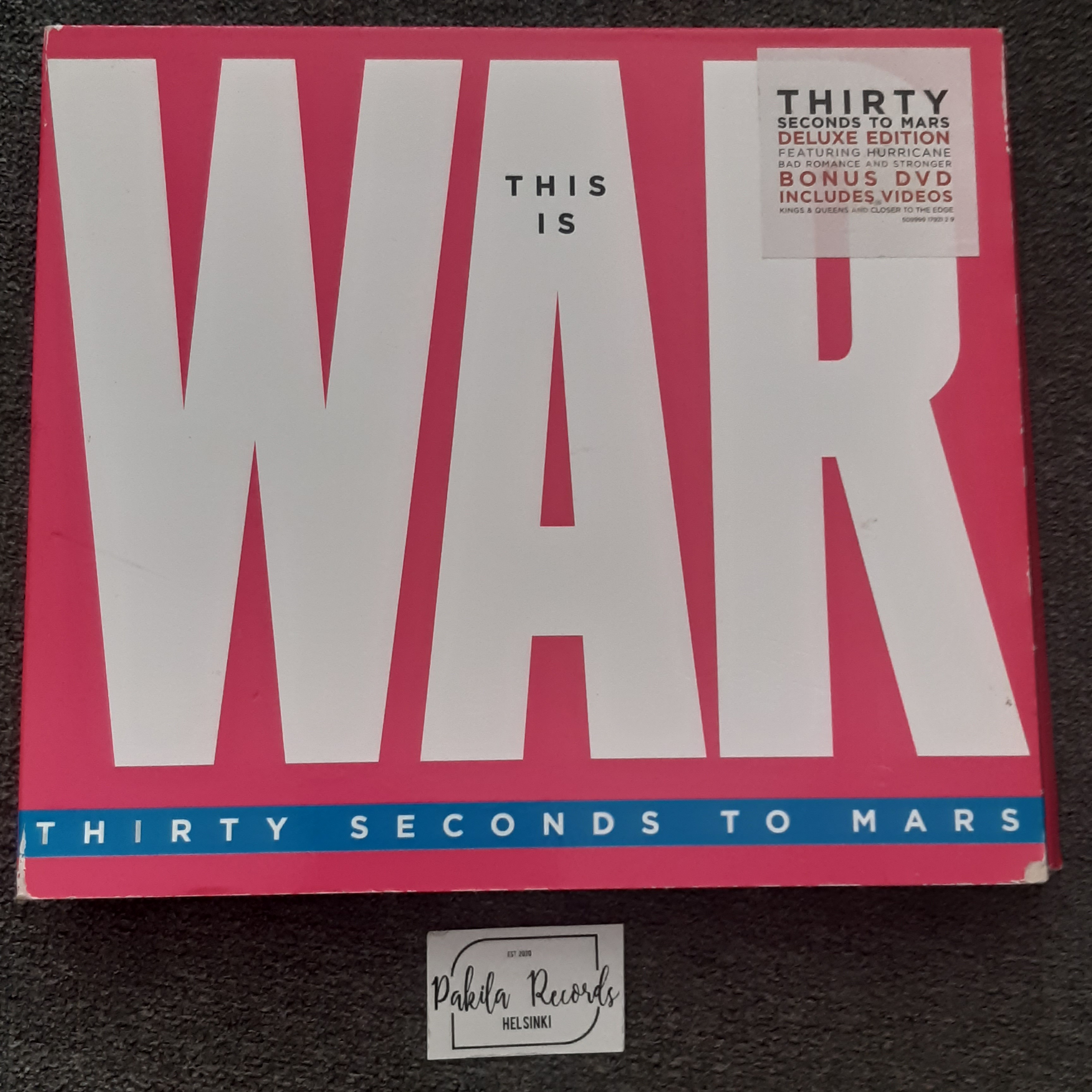Thirty Seconds To Mars - This Is War - CD + DVD (käytetty)