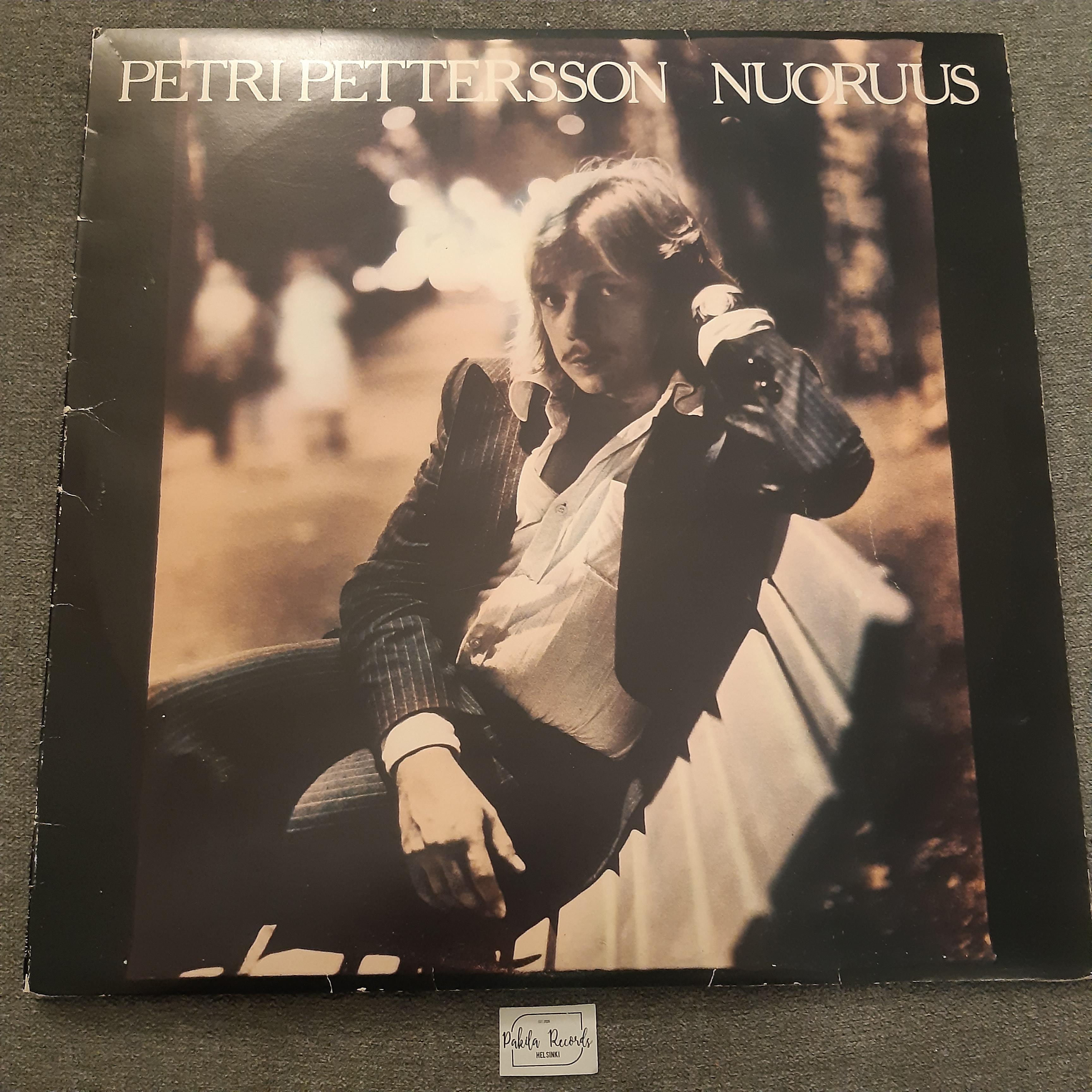 Petri Pettersson - Nuoruus - LP (käytetty)