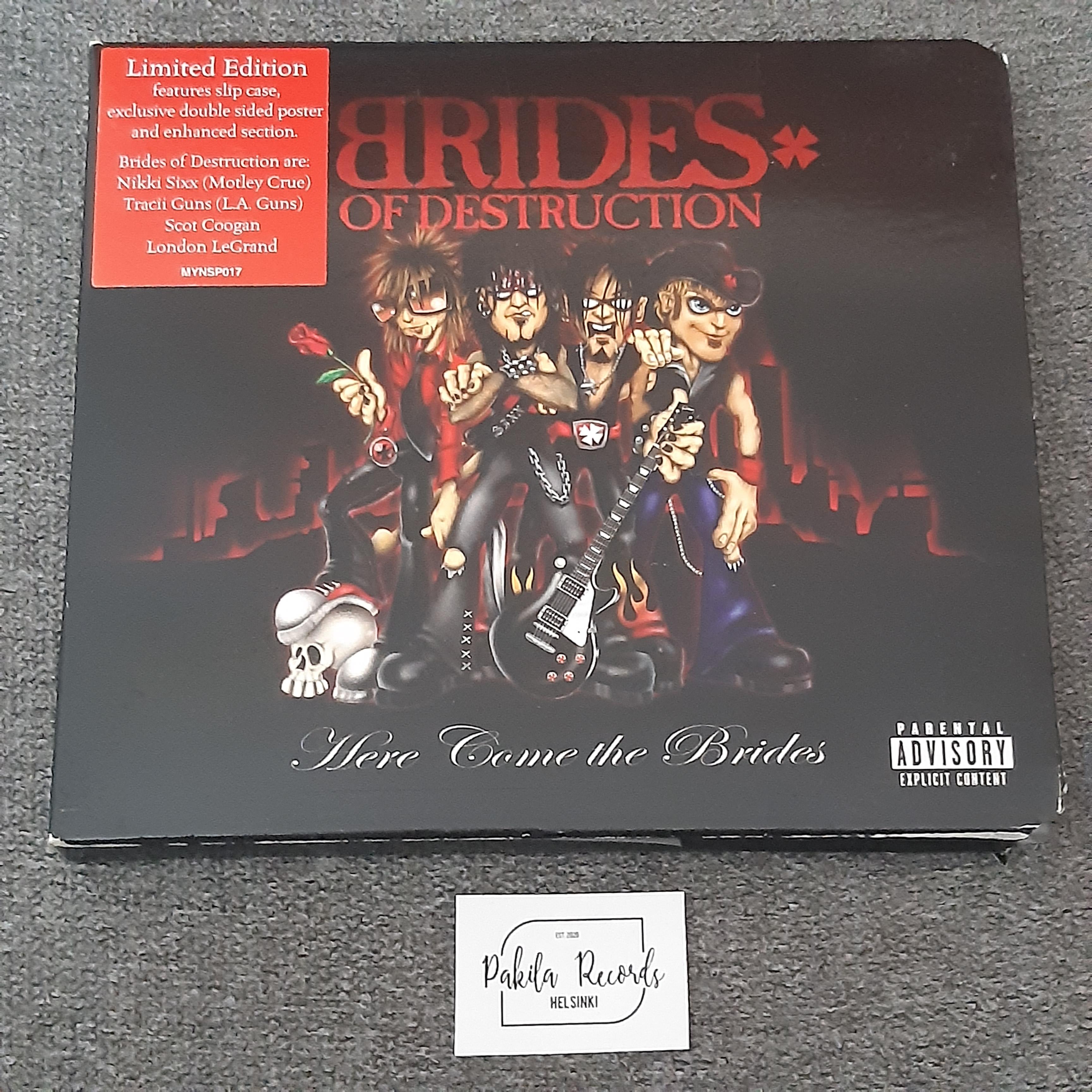 Brides Of Destruction - Here Come The Brides - CD (käytetty)