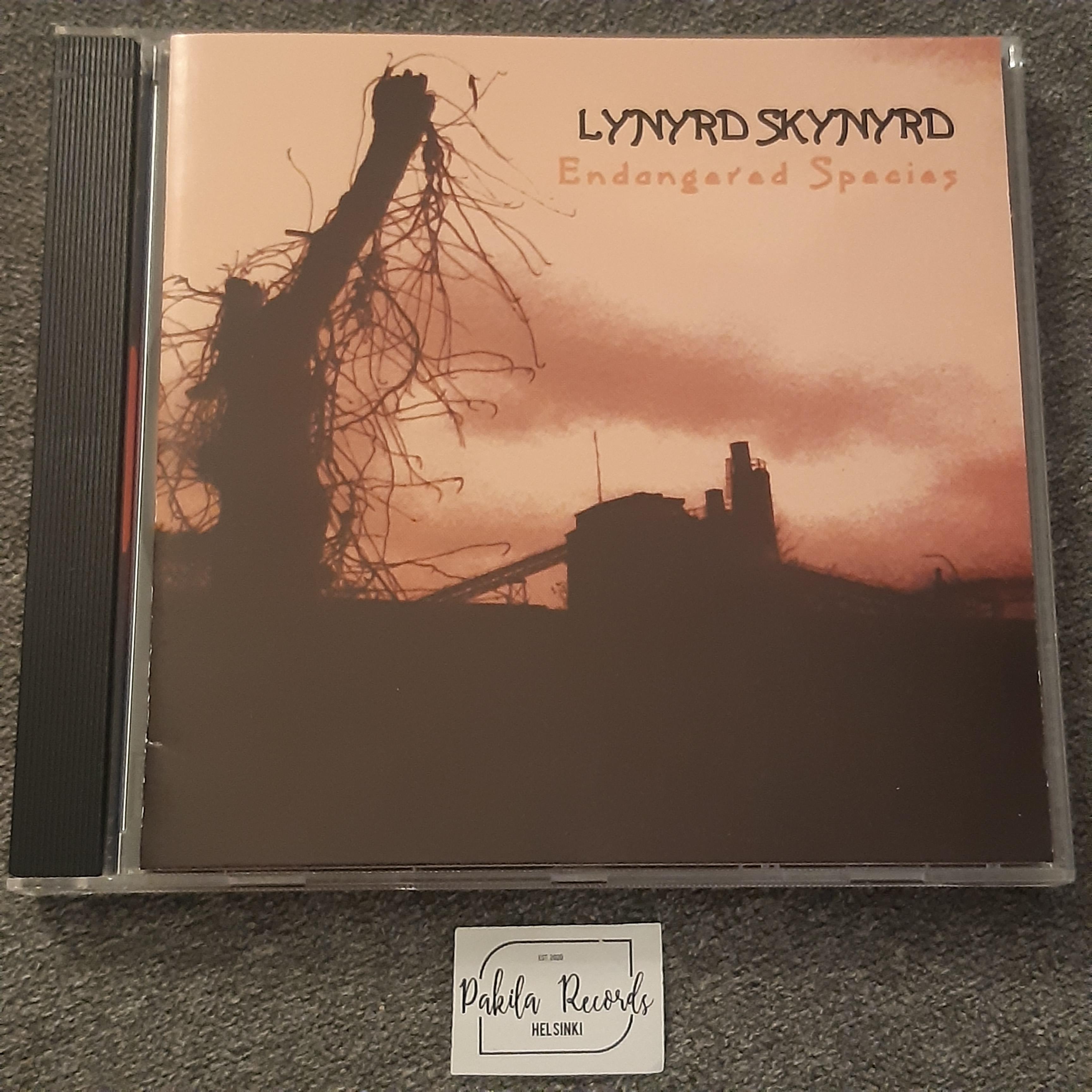 Lynyrd Skynyrd - Endangered Species - CD (käytetty)