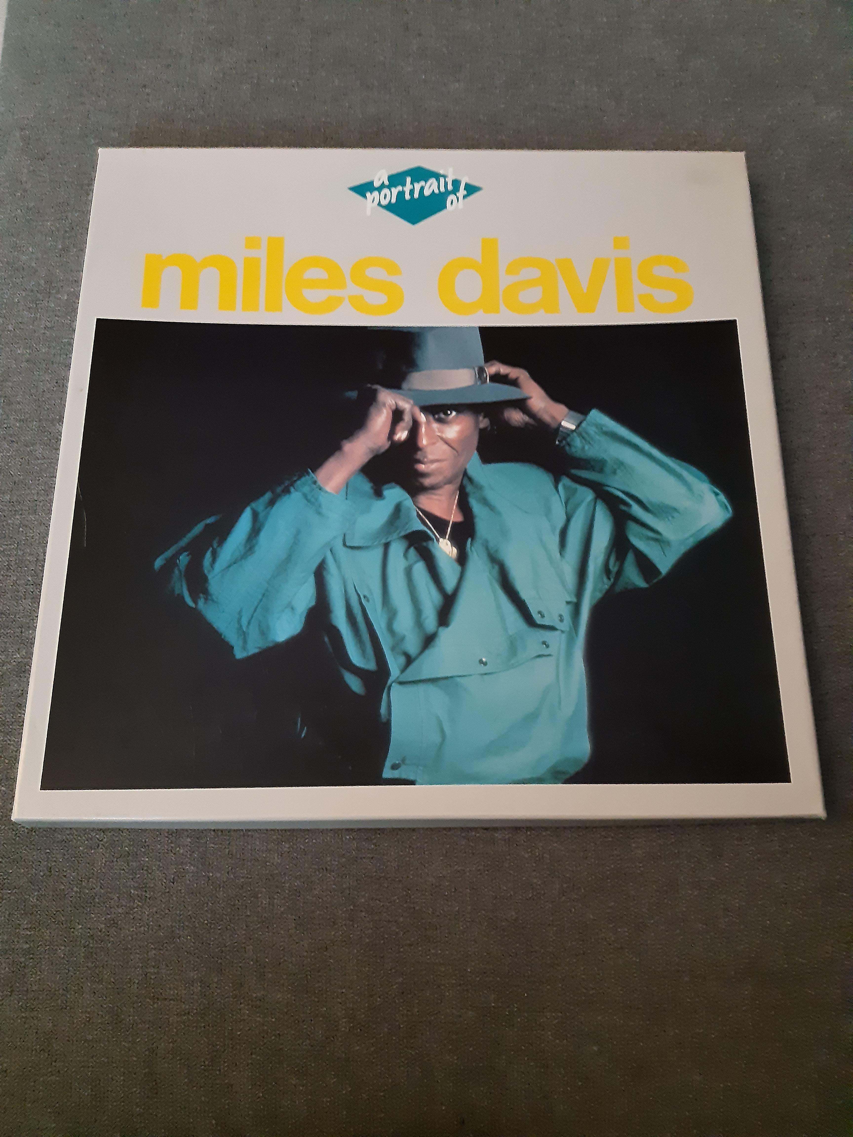 Miles Davis - A Portrait Of - 3 LP (käytetty)