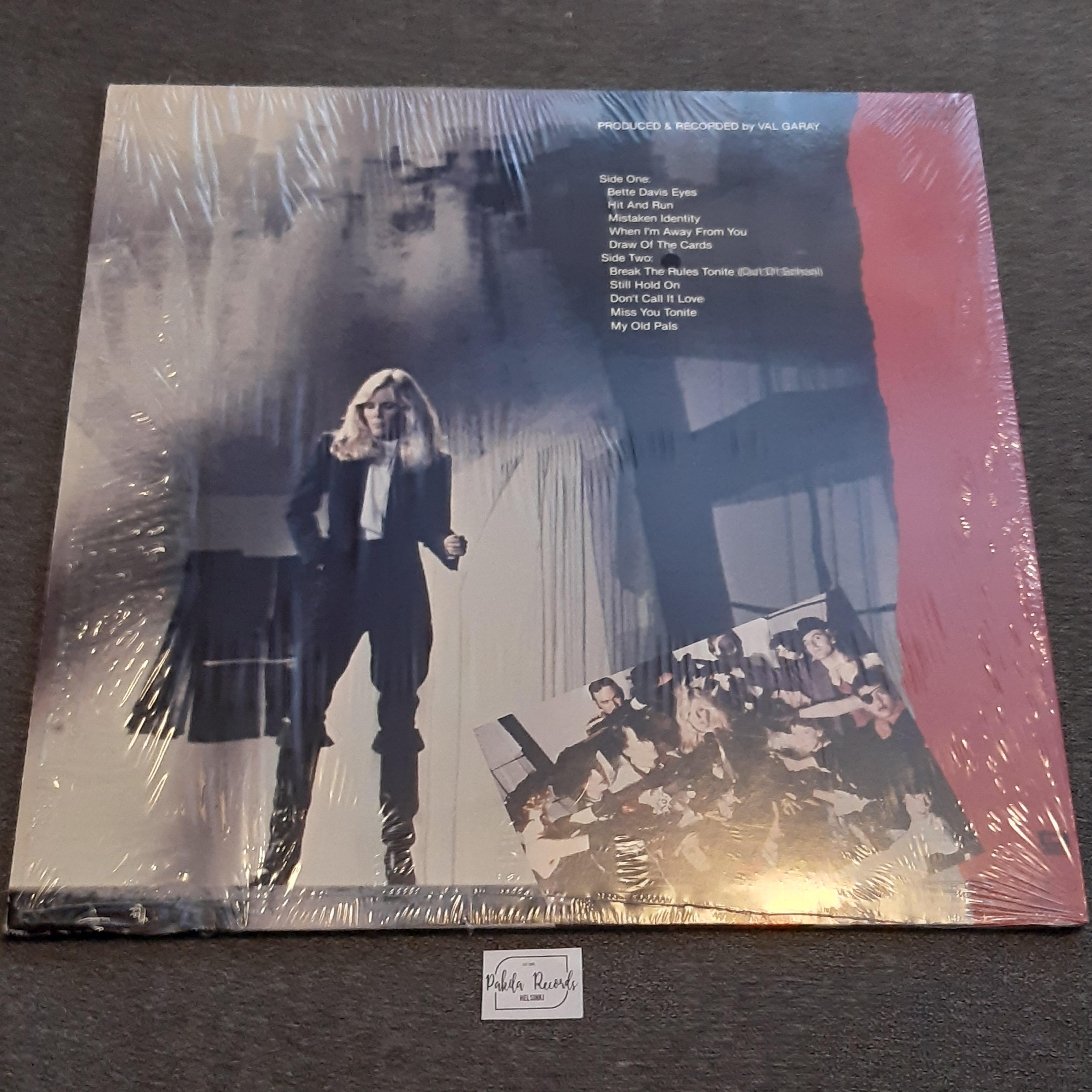 Kim Carnes - Mistaken Identity - LP (käytetty)