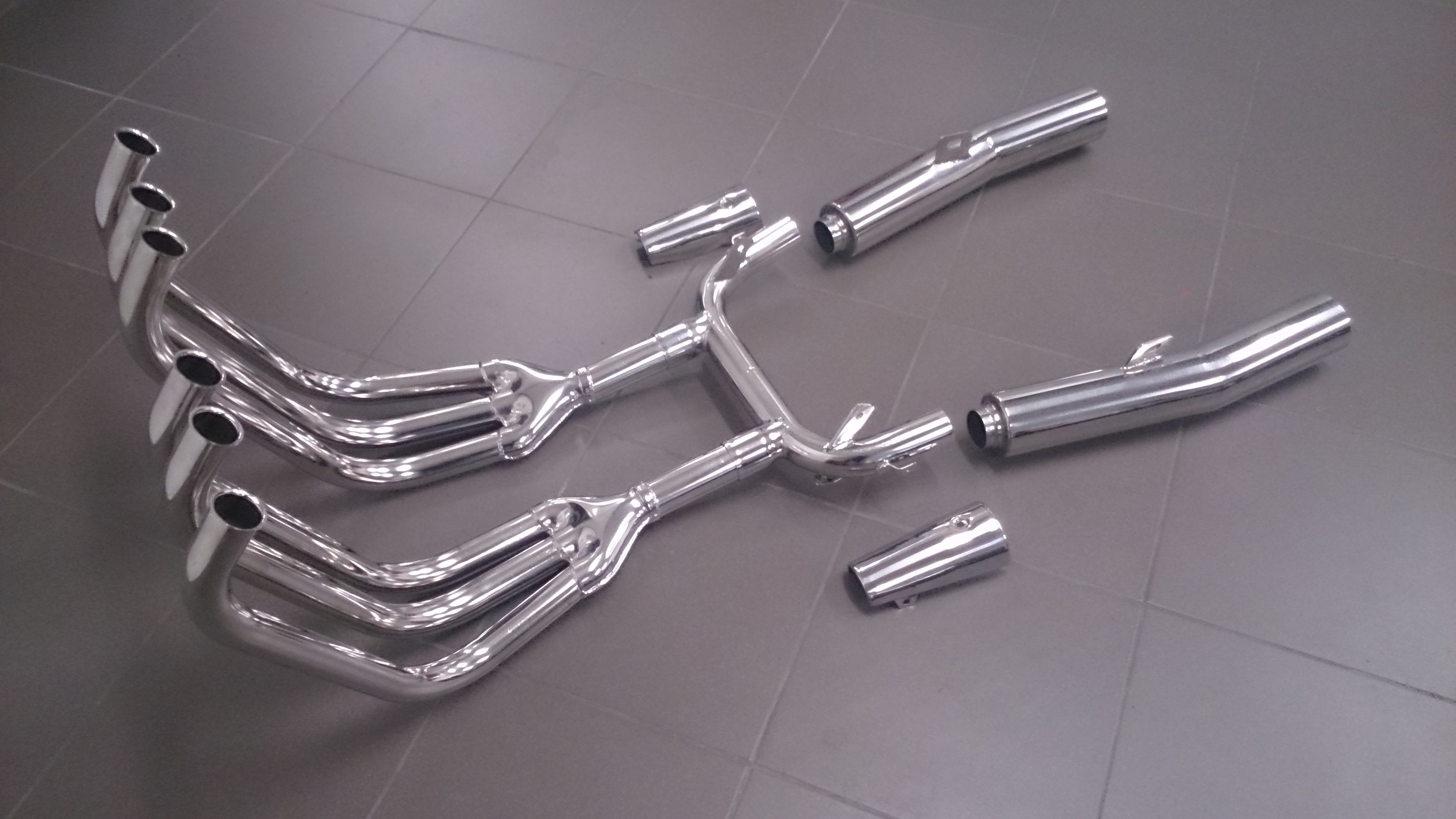 Sport exhaust system - with sport mufflers