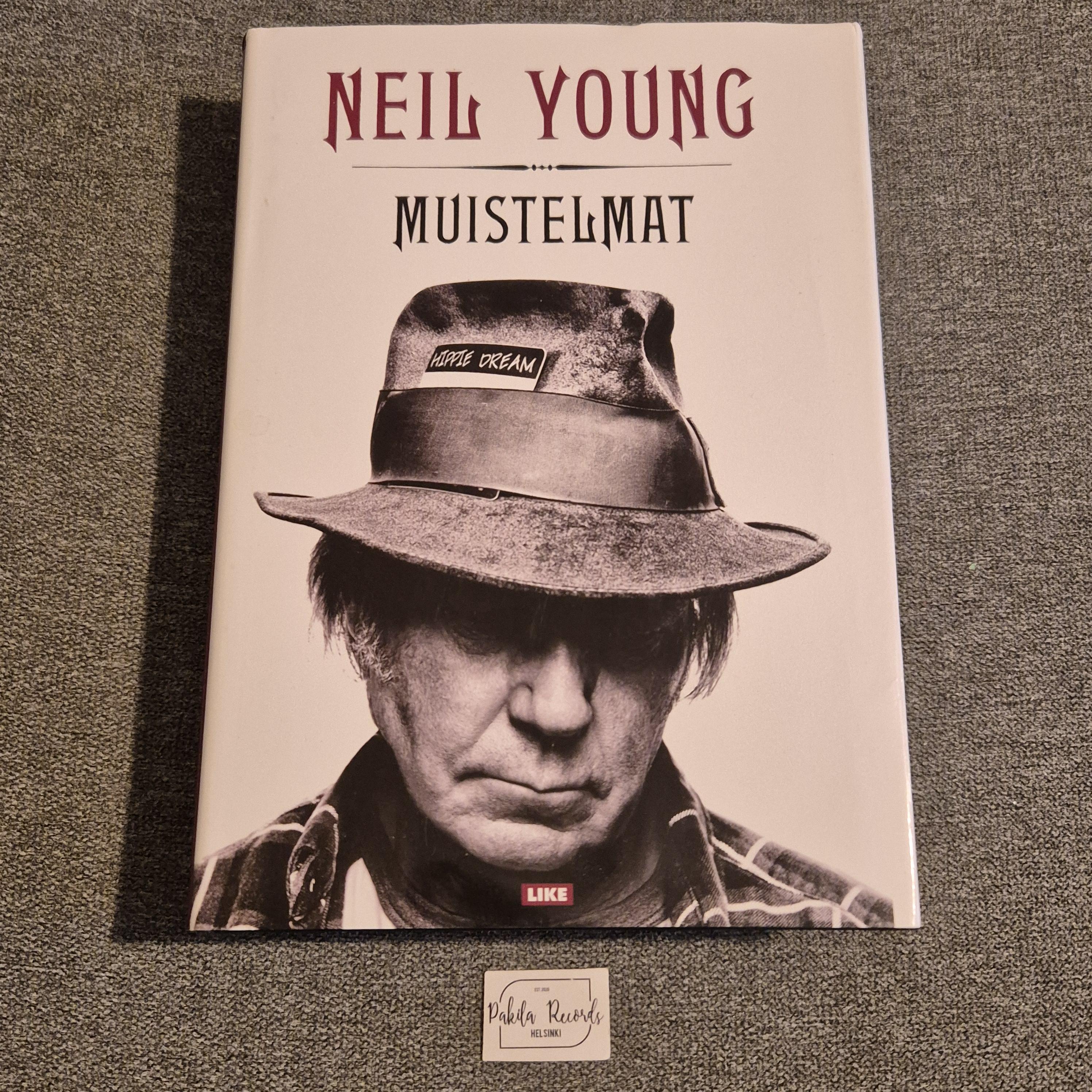 Neil Young - Muistelmat - Kirja (käytetty)