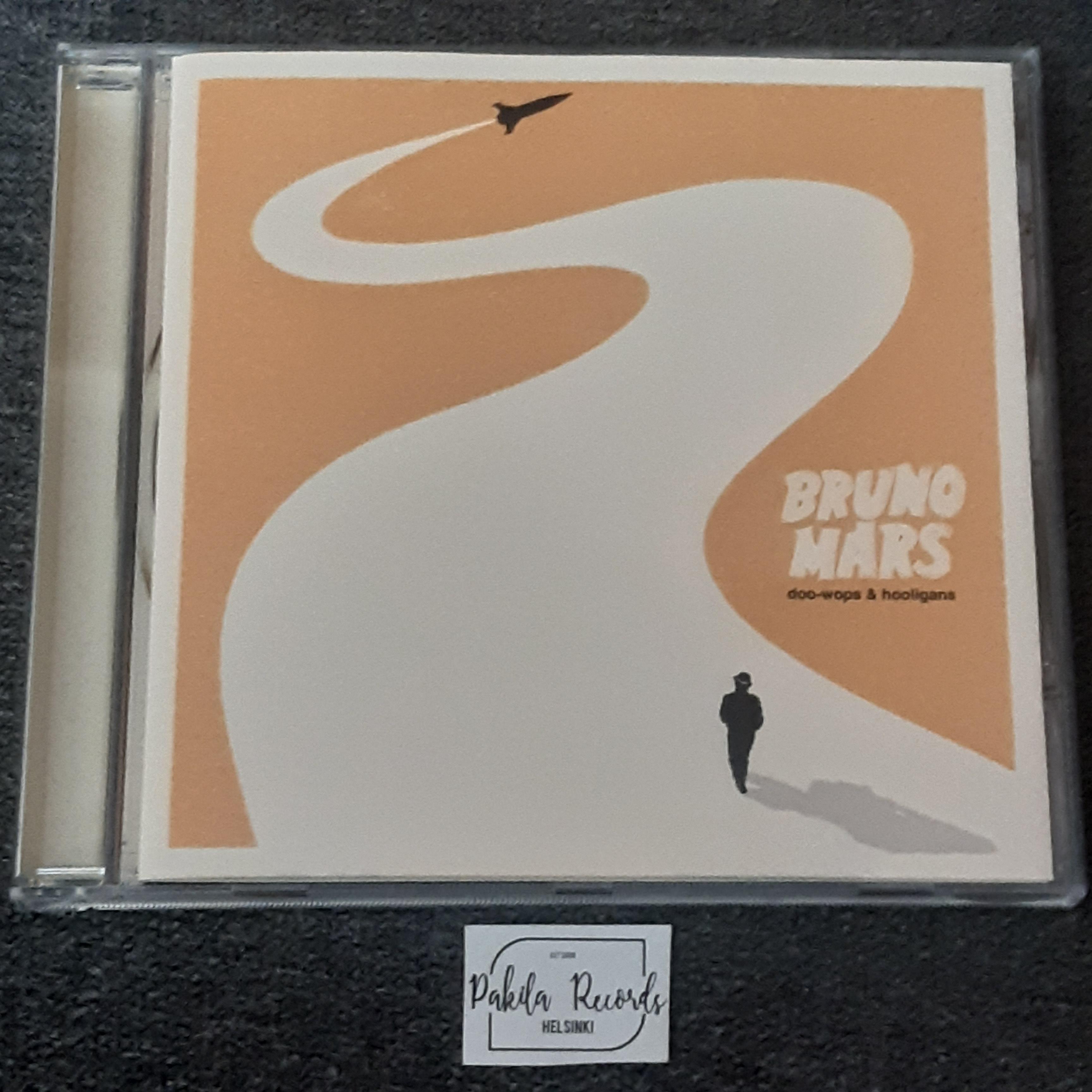 Bruno Mars - Doo-wops & Hooligans - CD (käytetty)