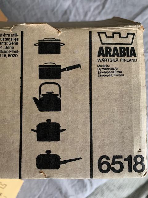 Lämpimänäpito jalusta polttimoineen, Arabia
