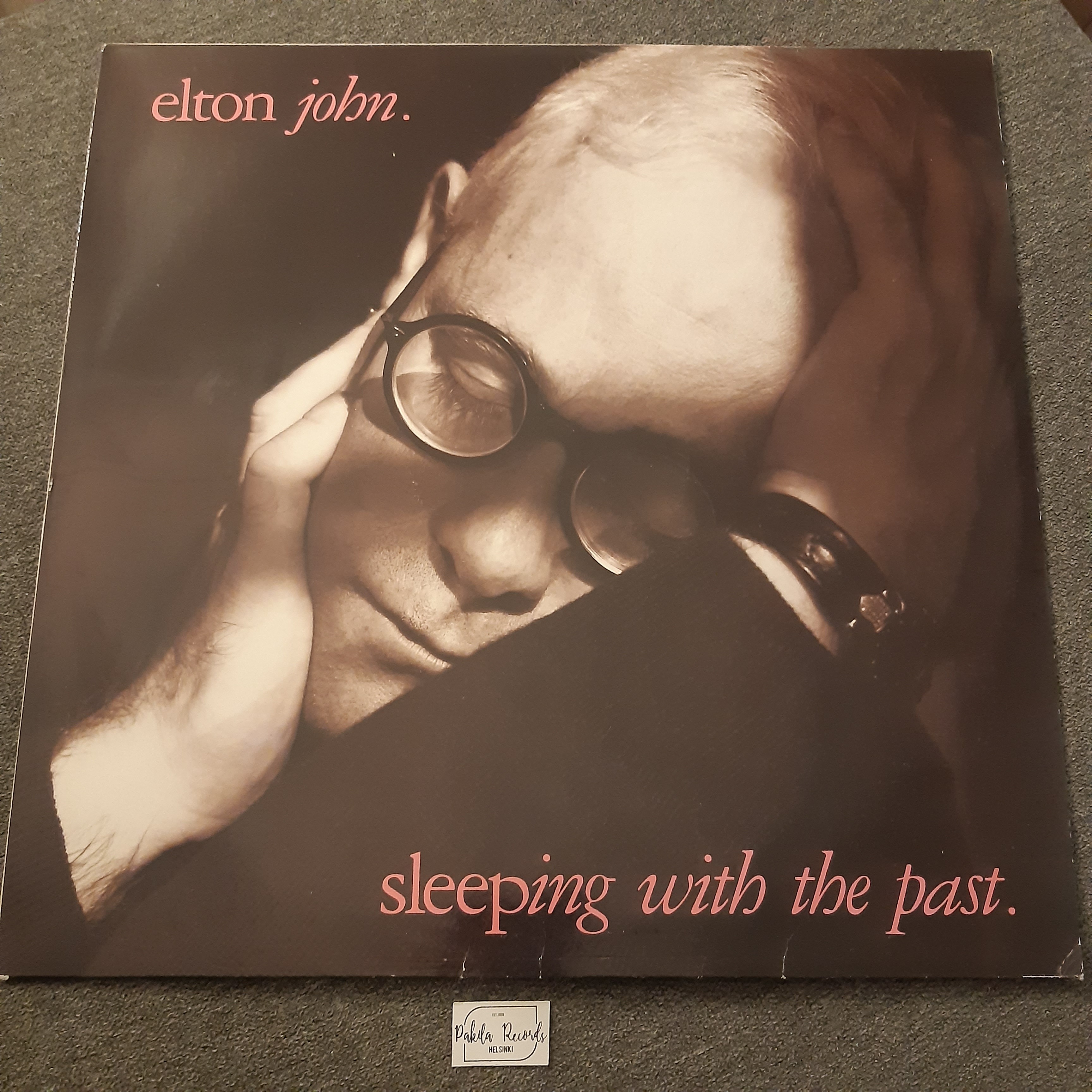 Elton John - Sleeping With The Past - LP (käytetty)