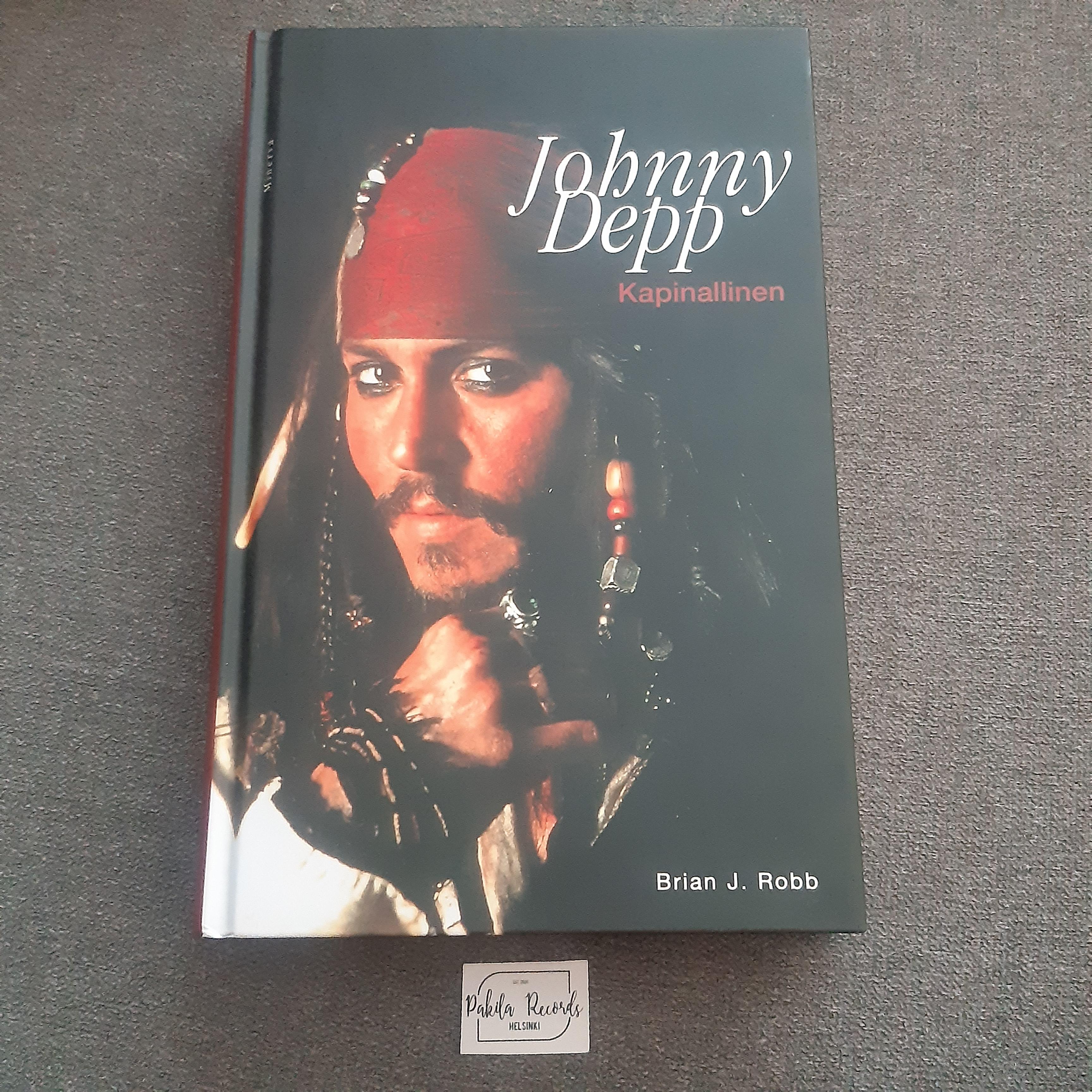 Johnny Depp, Kapinallinen - Brian J. Robb - Kirja (käytetty)